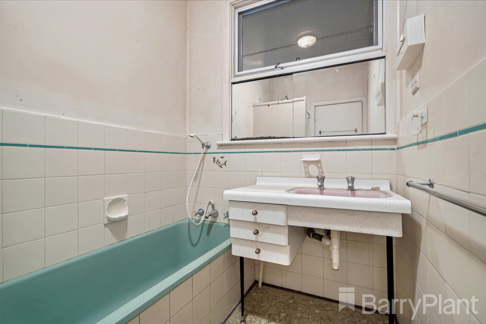 82 Hillview AvenueMount Waverley, VIC 3149, Mount Waverley - Thumbnail 6