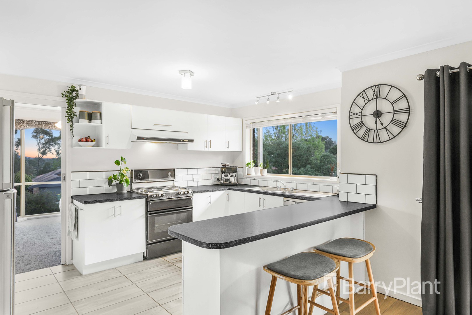 82 Landscape Drive, Mooroolbark, VIC 3138, Mooroolbark - Thumbnail 4