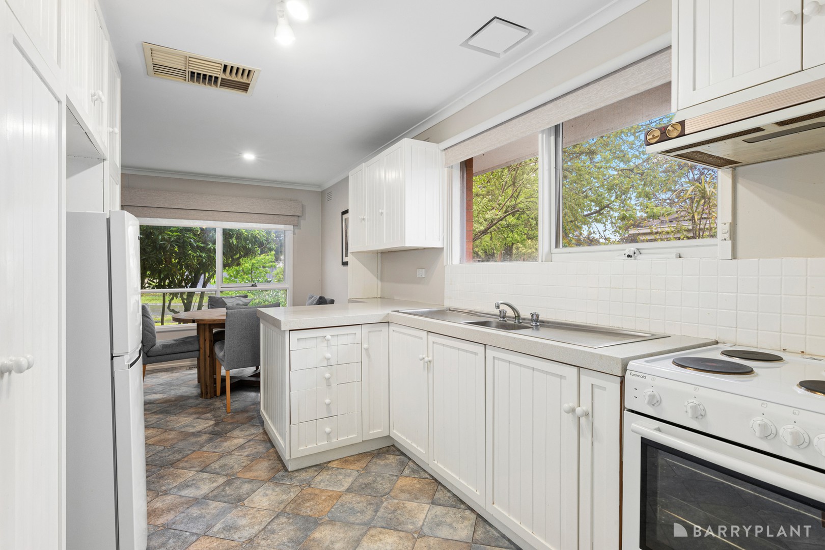 82 Maidstone Street, Ringwood, VIC 3134, Ringwood - Thumbnail 4