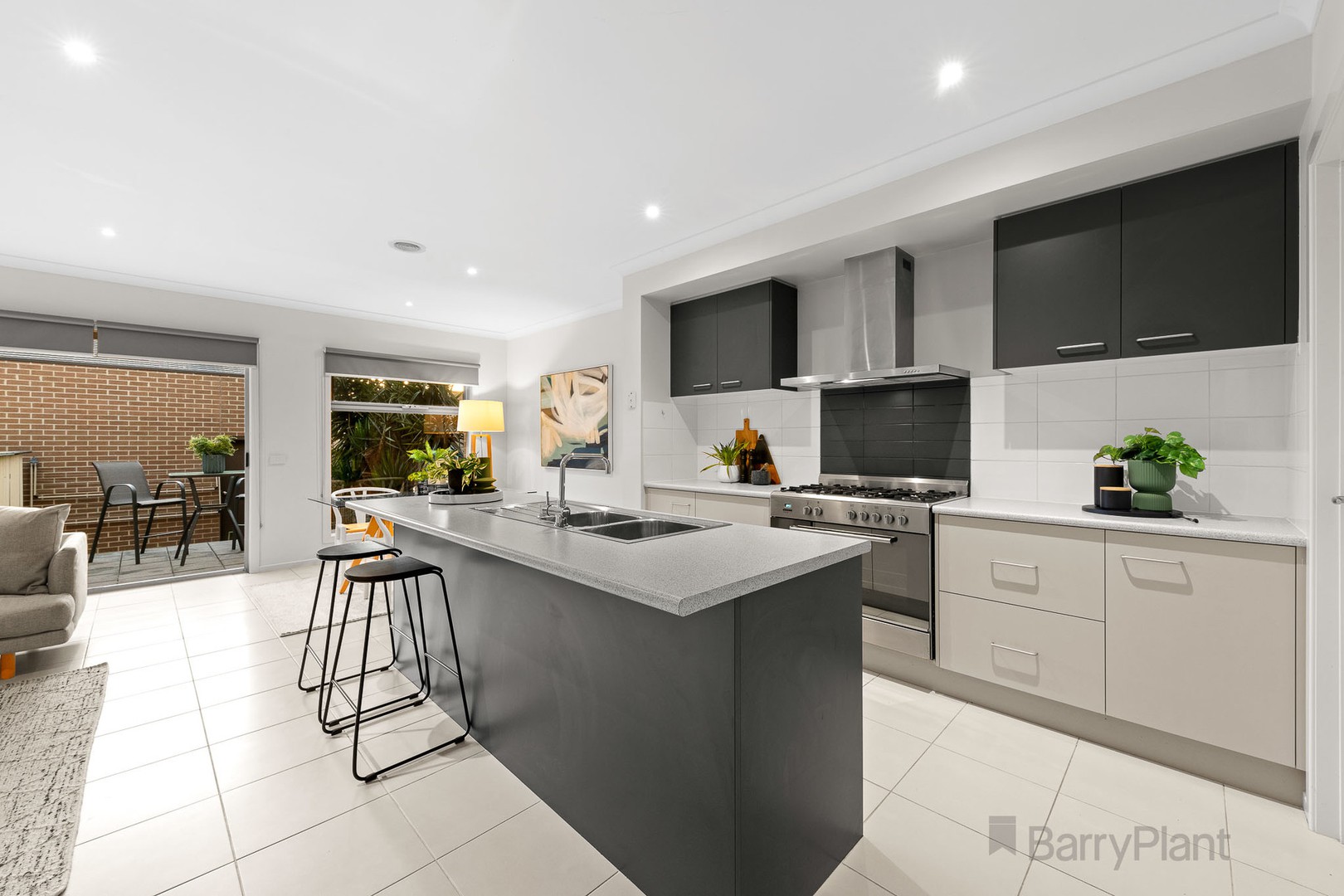 82 Mannavue Boulevard, Cranbourne North, VIC 3977, Cranbourne North - Thumbnail 3