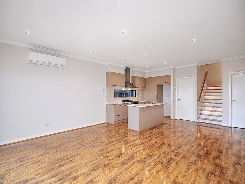 82 Marigold Crescent, Gowanbrae, VIC 3043, Gowanbrae - Thumbnail 2