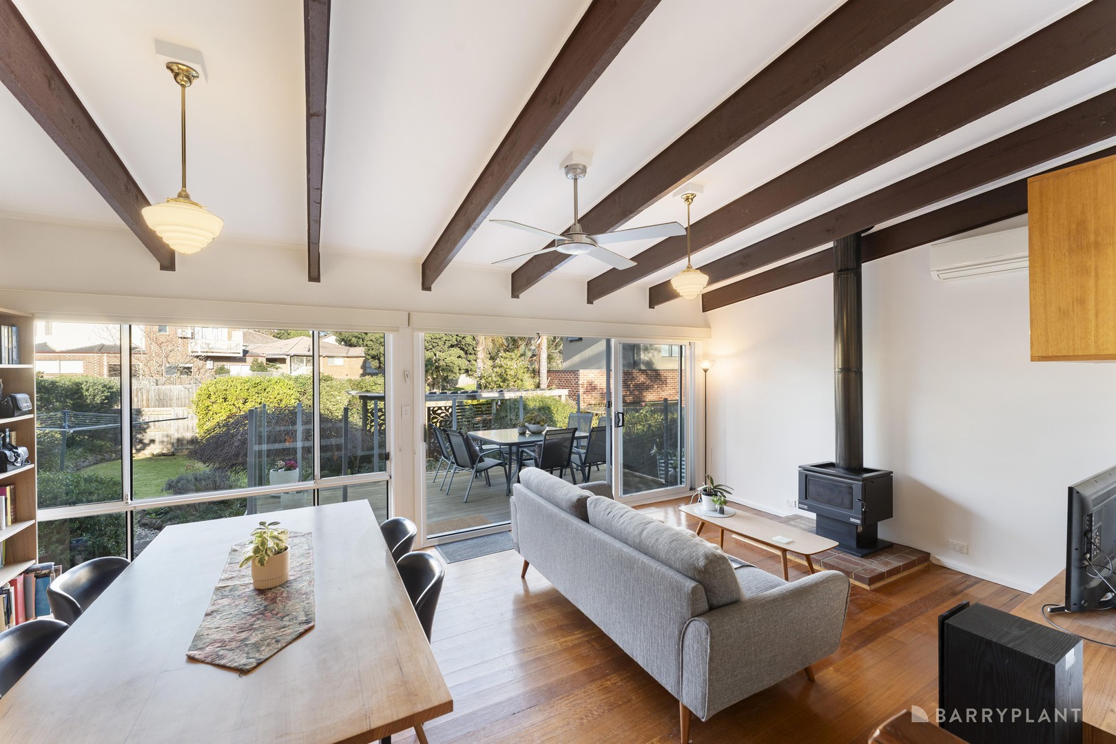 82 Russell Crescent, Doncaster East, VIC 3109 - Thumbnail 2 - 11/06/2026