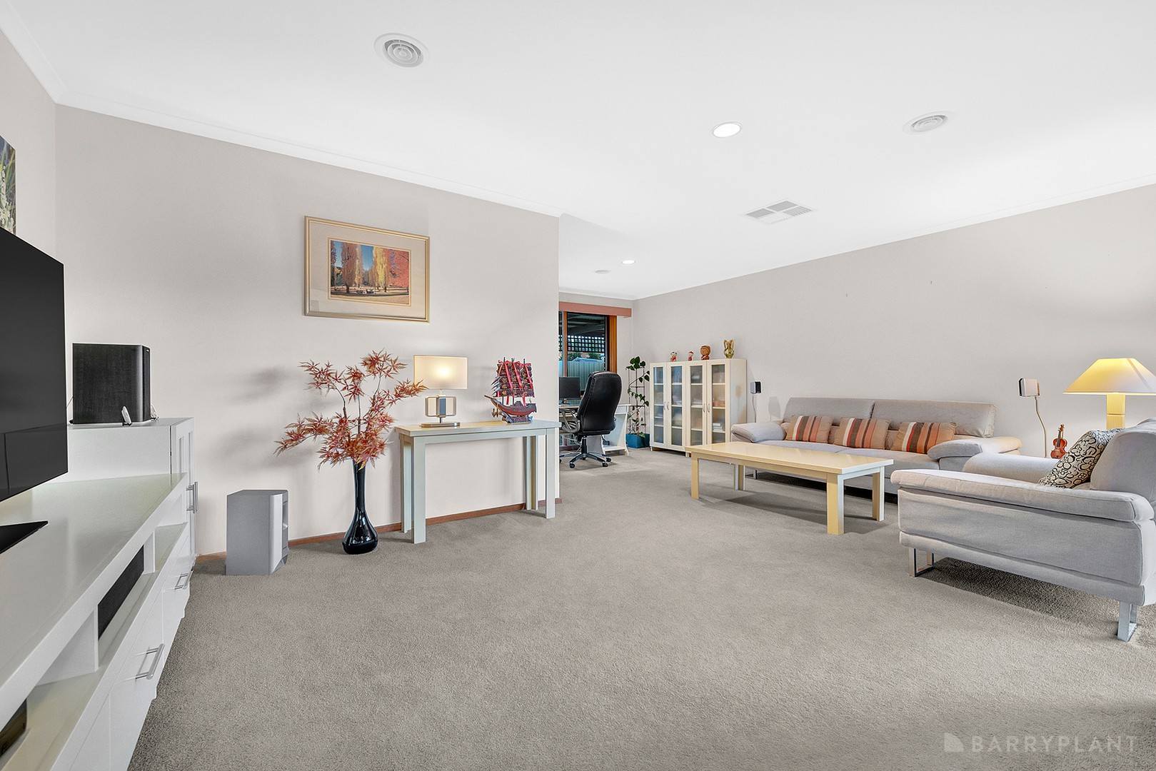 82 Thomas Mitchell Drive, Endeavour Hills, VIC 3802 - Thumbnail 2 - 23/06/2025