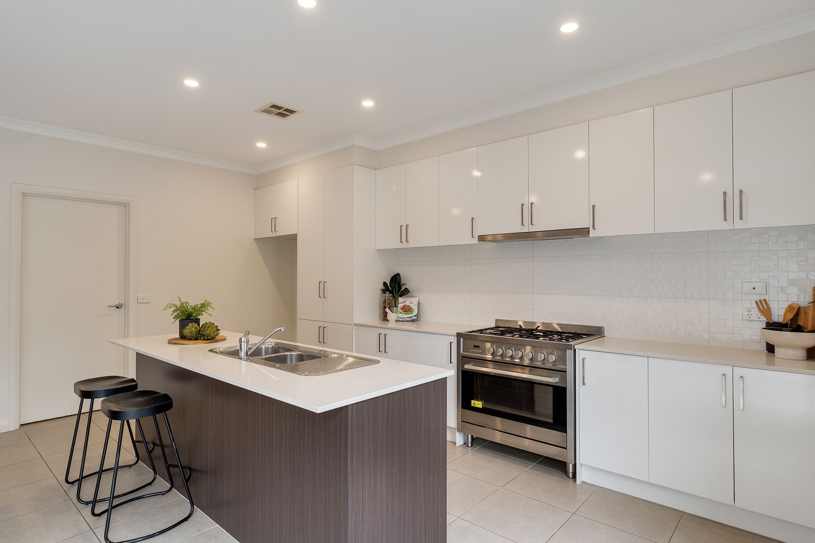 83 Balmain Road, Mickleham, VIC 3064 - Thumbnail 2 - 05/11/2025