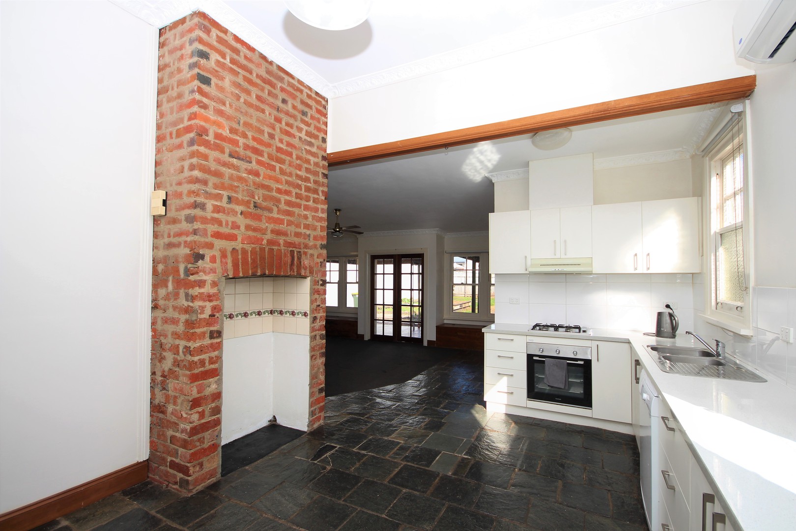 83 Britannia Street, Geelong West, VIC 3218, Geelong West - Thumbnail 2