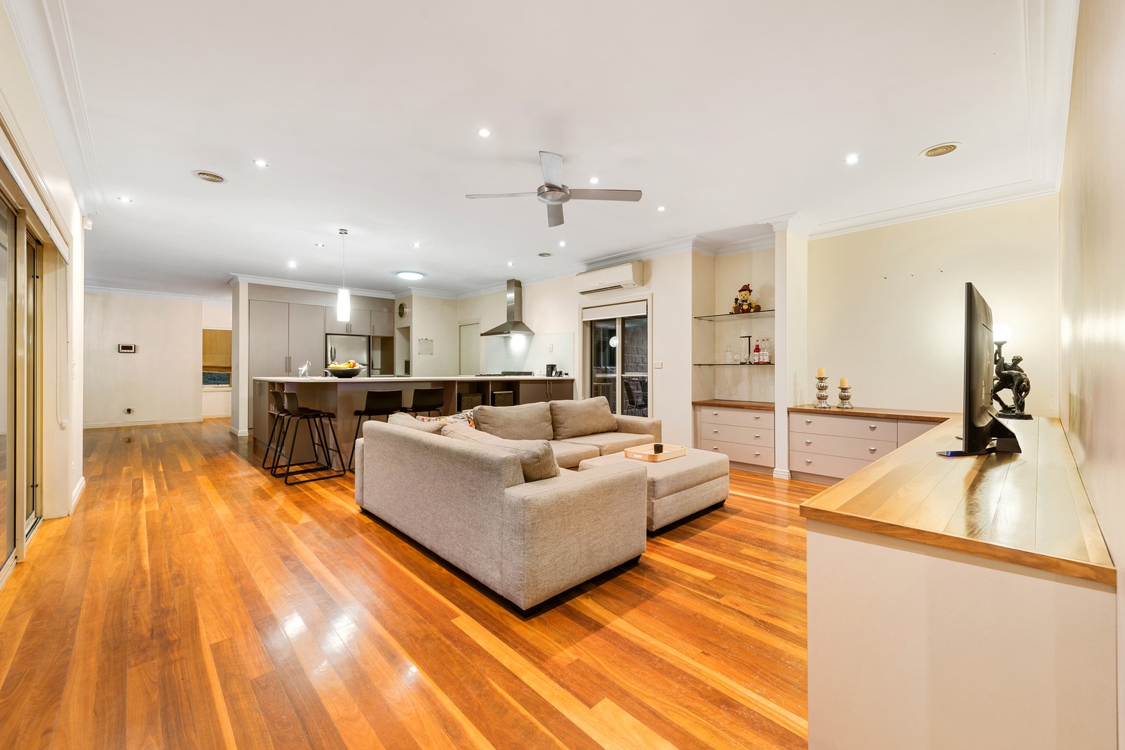 83 Glenbruar Drive, Hillside, VIC 3037, Hillside - Thumbnail 4
