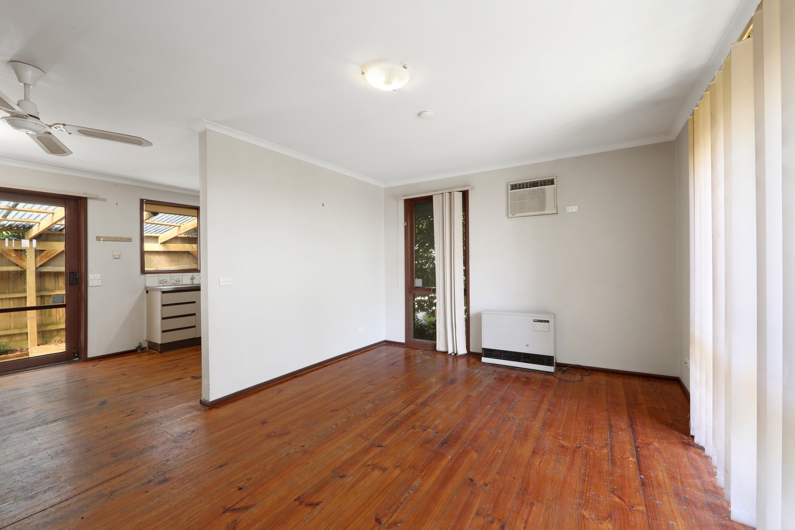 83 Sullivan Avenue, Lysterfield, VIC 3156, Lysterfield - Thumbnail 2