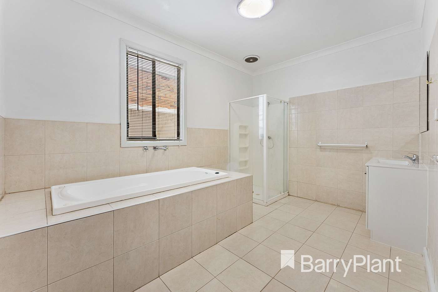 83 Vincent Avenue, St Albans, VIC 3021 - Thumbnail 2 - 04/11/2021
