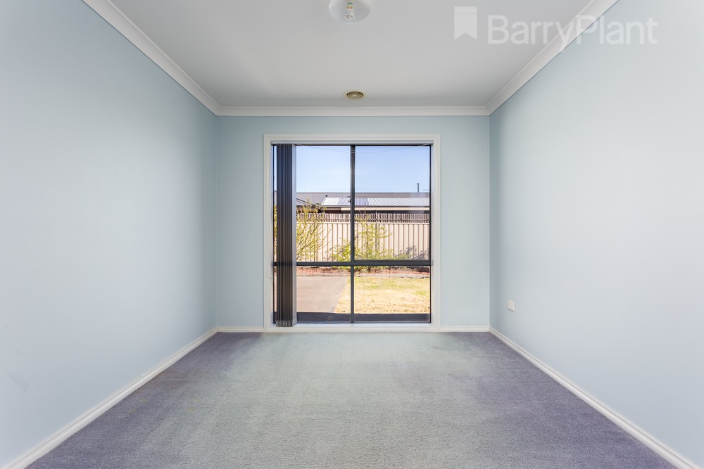 83 Willowgreen Way, Point Cook, VIC 3030, Point Cook - Thumbnail 2