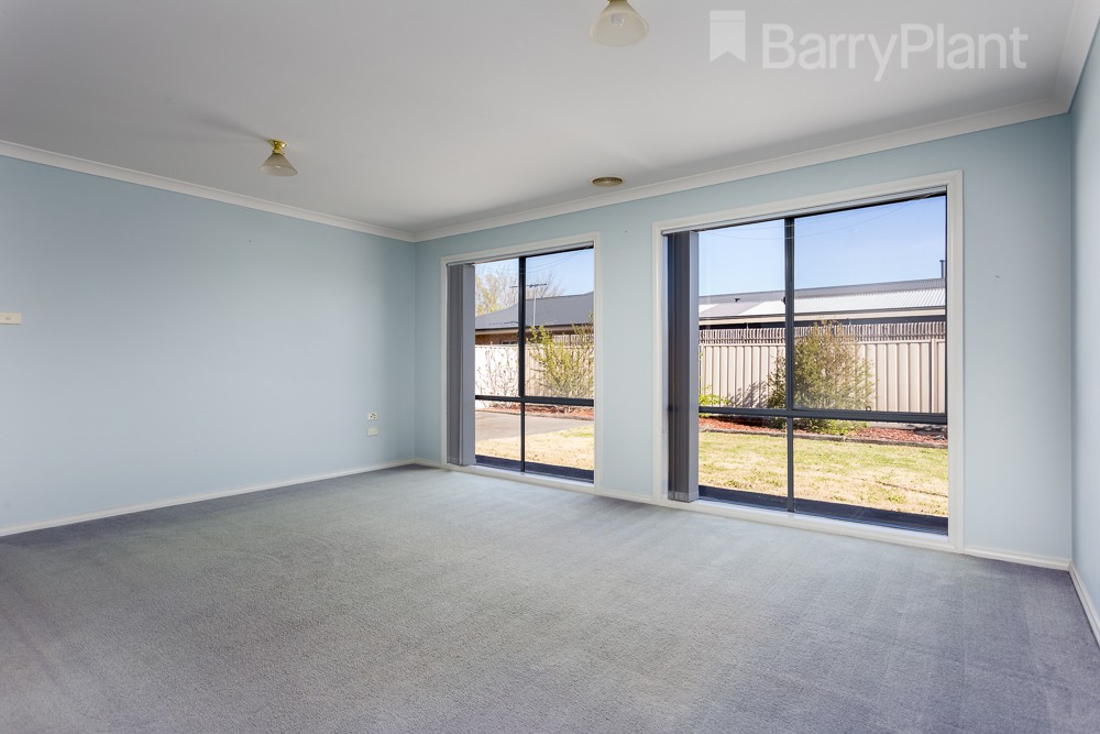 83 Willowgreen Way, Point Cook, VIC 3030, Point Cook - Thumbnail 3