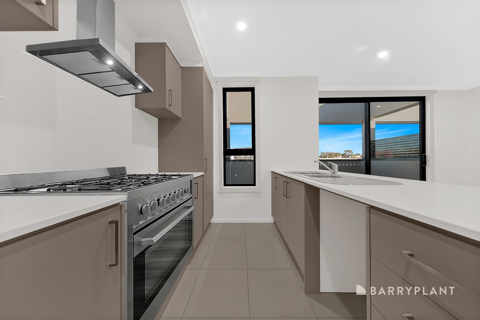 832B Plenty Road, South Morang, VIC 3752 - Thumbnail 2 - 08/05/2025