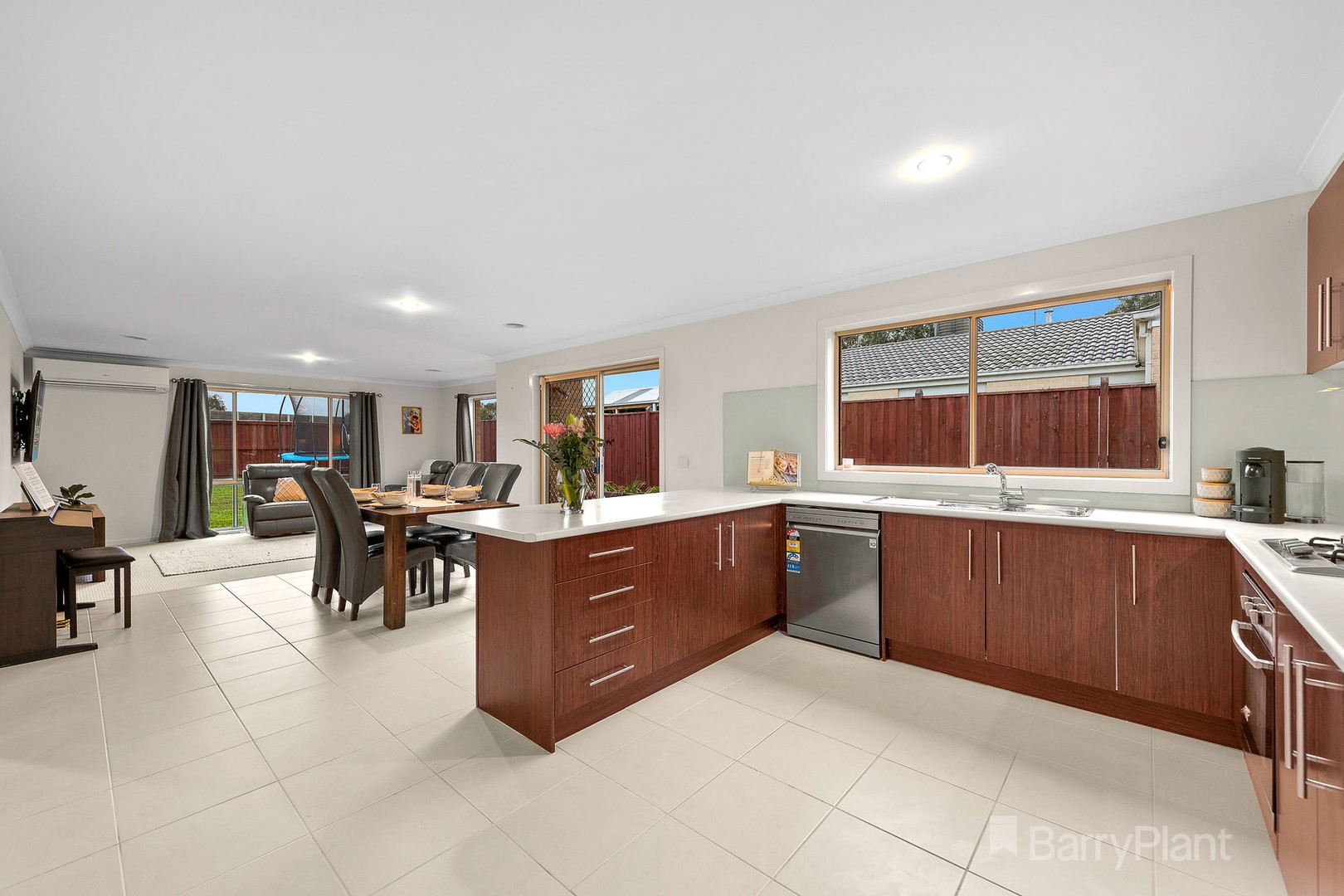 84 Gallery Way, Pakenham, VIC 3810, Pakenham - Thumbnail 2