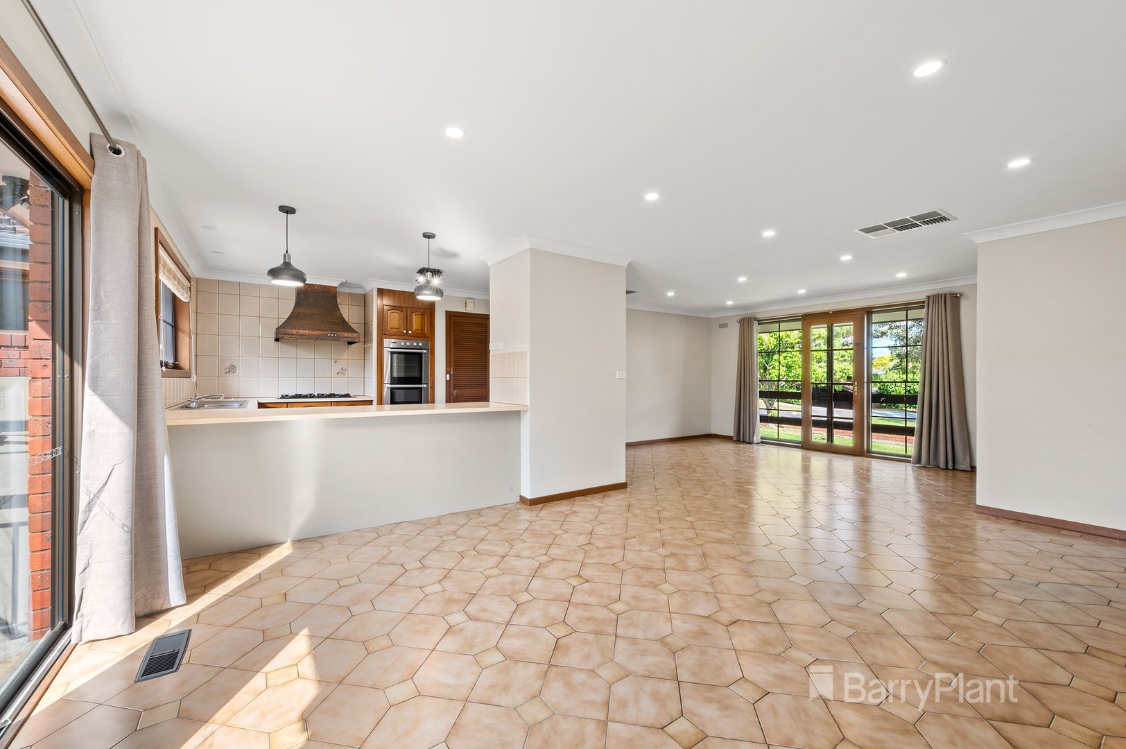 84 Melissa Street, Donvale, VIC 3111 - Thumbnail 2 - 23/07/2024