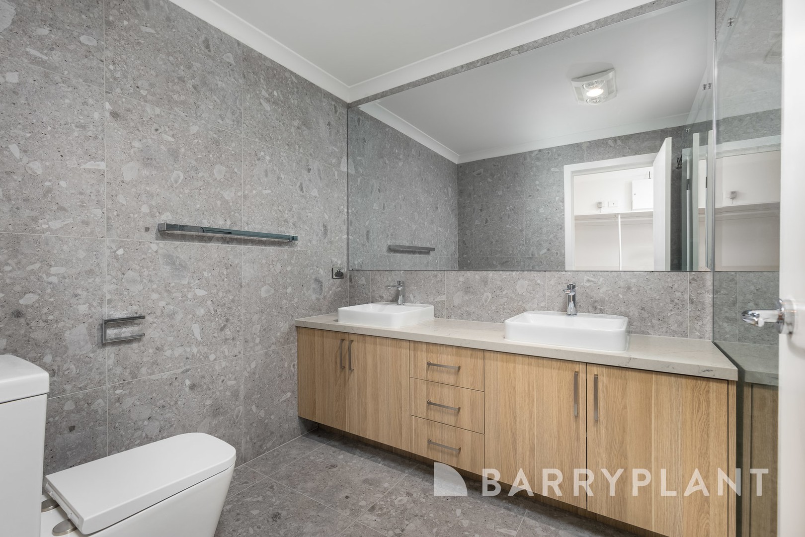 84 Signature Boulevard, Sanctuary Lakes, VIC 3030, Point Cook - Thumbnail 2