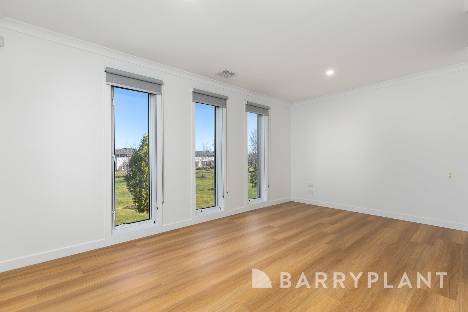 84 Signature Boulevard, Sanctuary Lakes, VIC 3030, Point Cook - Thumbnail 4