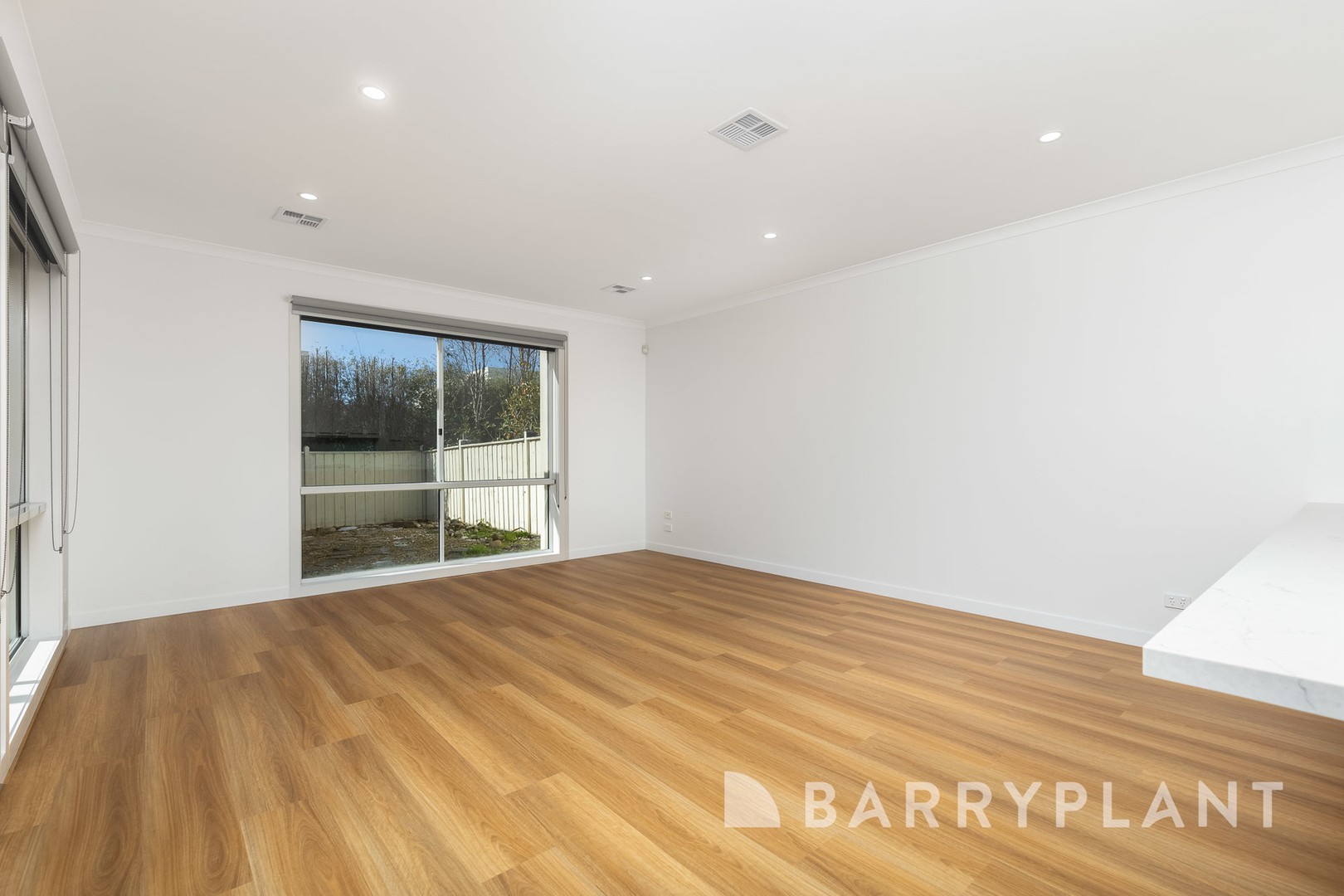 84 Signature Boulevard, Sanctuary Lakes, VIC 3030, Point Cook - Thumbnail 5