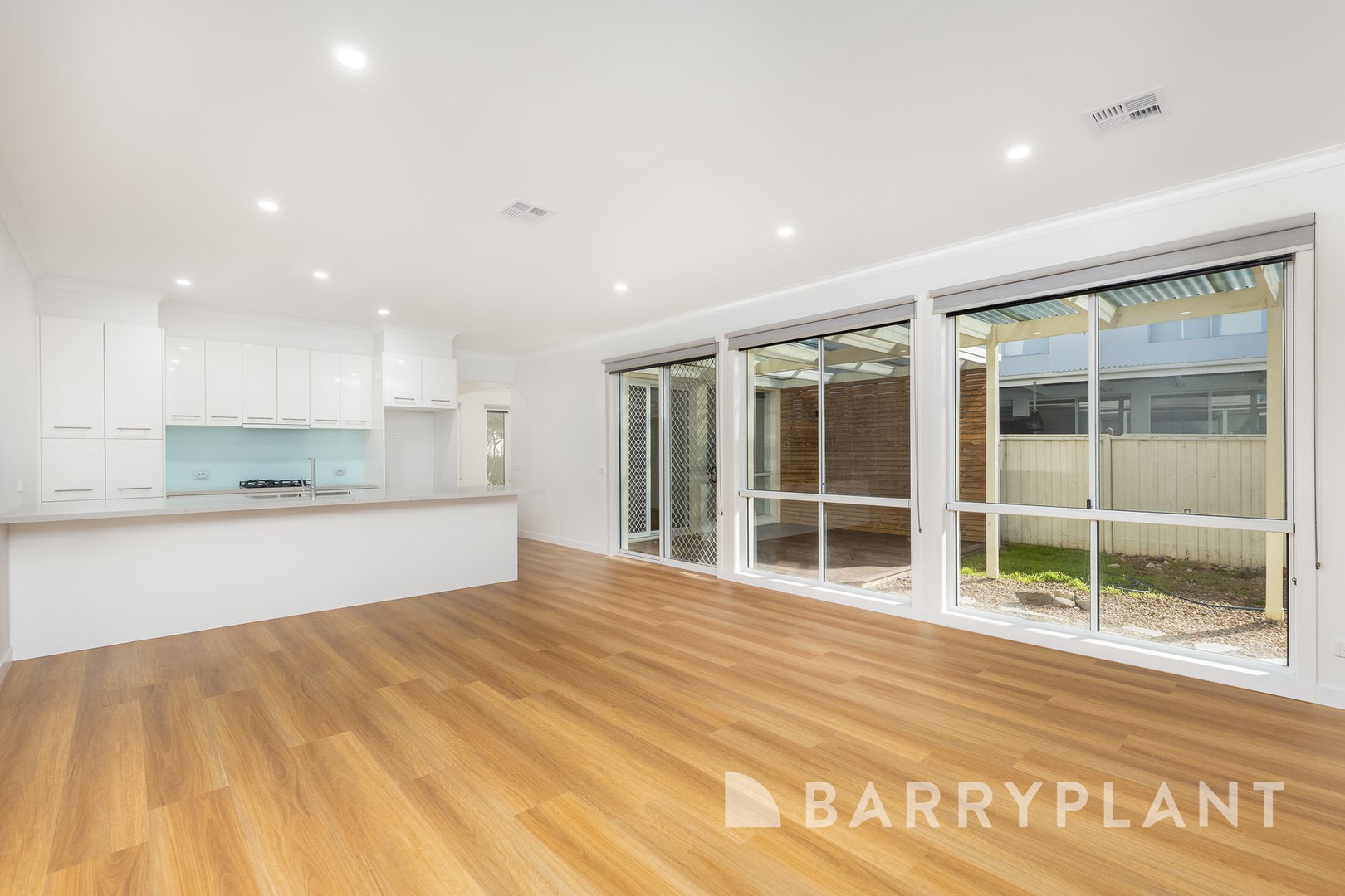 84 Signature Boulevard, Sanctuary Lakes, VIC 3030, Point Cook - Thumbnail 6