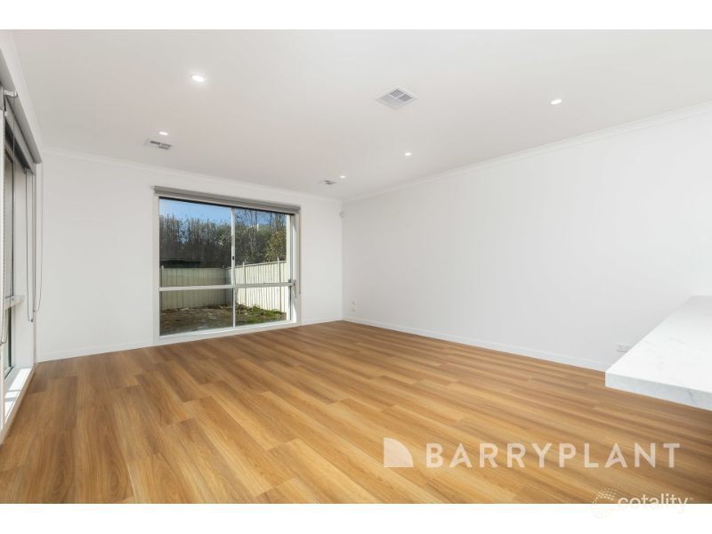 84 Signature Boulevard, Sanctuary Lakes, VIC 3030, Point Cook - Thumbnail 5