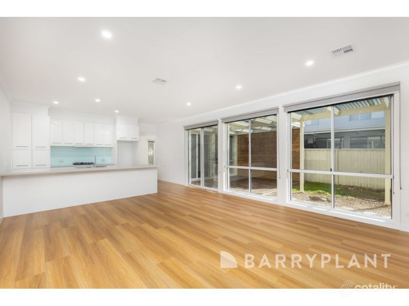 84 Signature Boulevard, Sanctuary Lakes, VIC 3030, Point Cook - Thumbnail 6