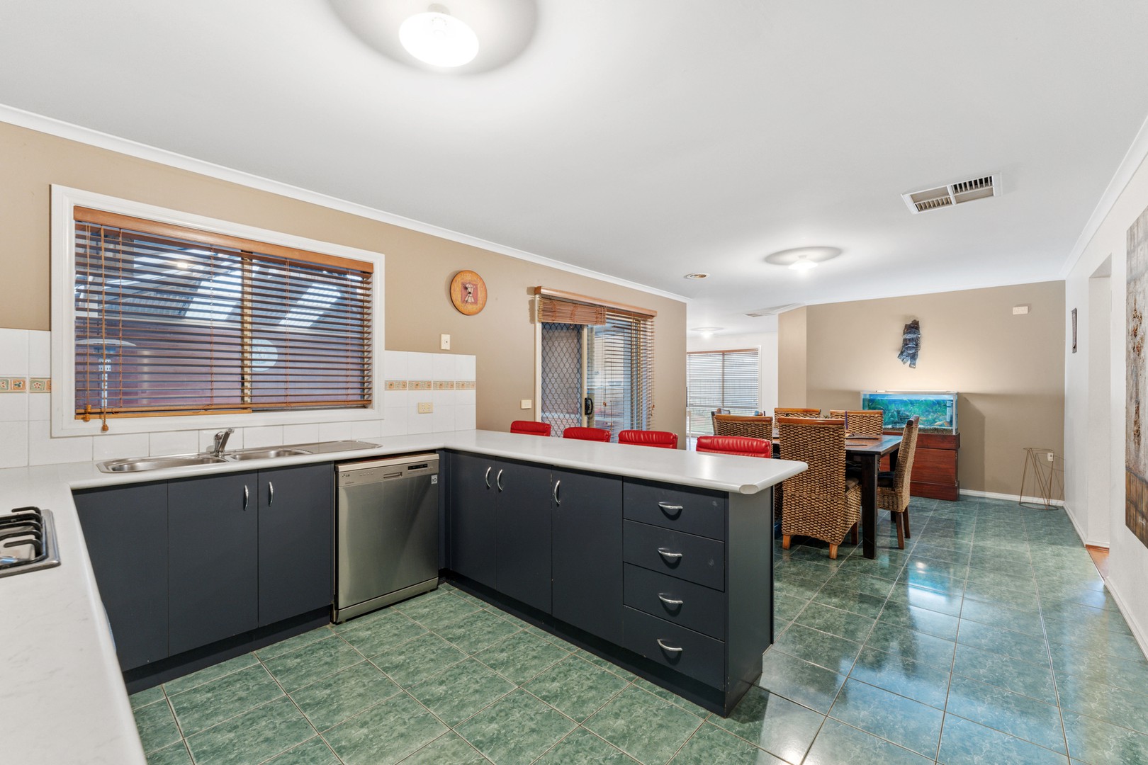 85 Central Parkway, Cranbourne West, VIC 3977, Cranbourne West - Thumbnail 5