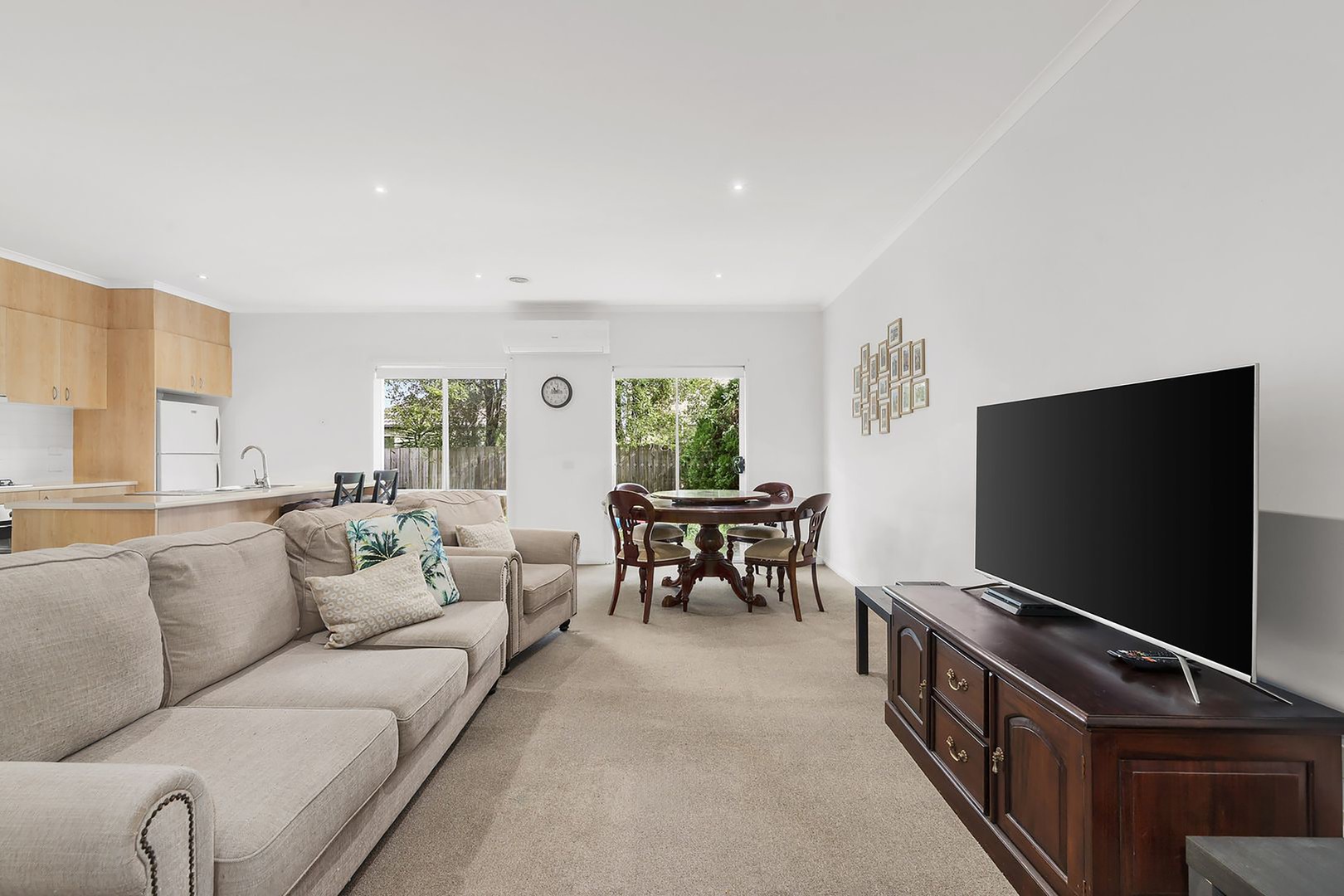 85 Sovereign Manors Crescent, Rowville, VIC 3178 - Thumbnail 2 - 12/09/2023