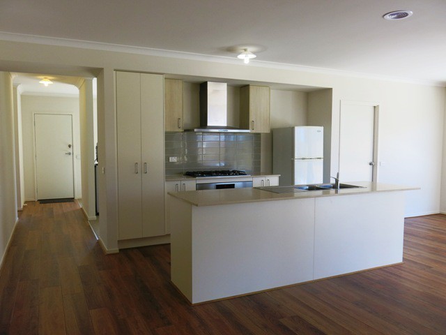 85 Sunnybank Drive, Point Cook, VIC 3030, Point Cook - Thumbnail 4