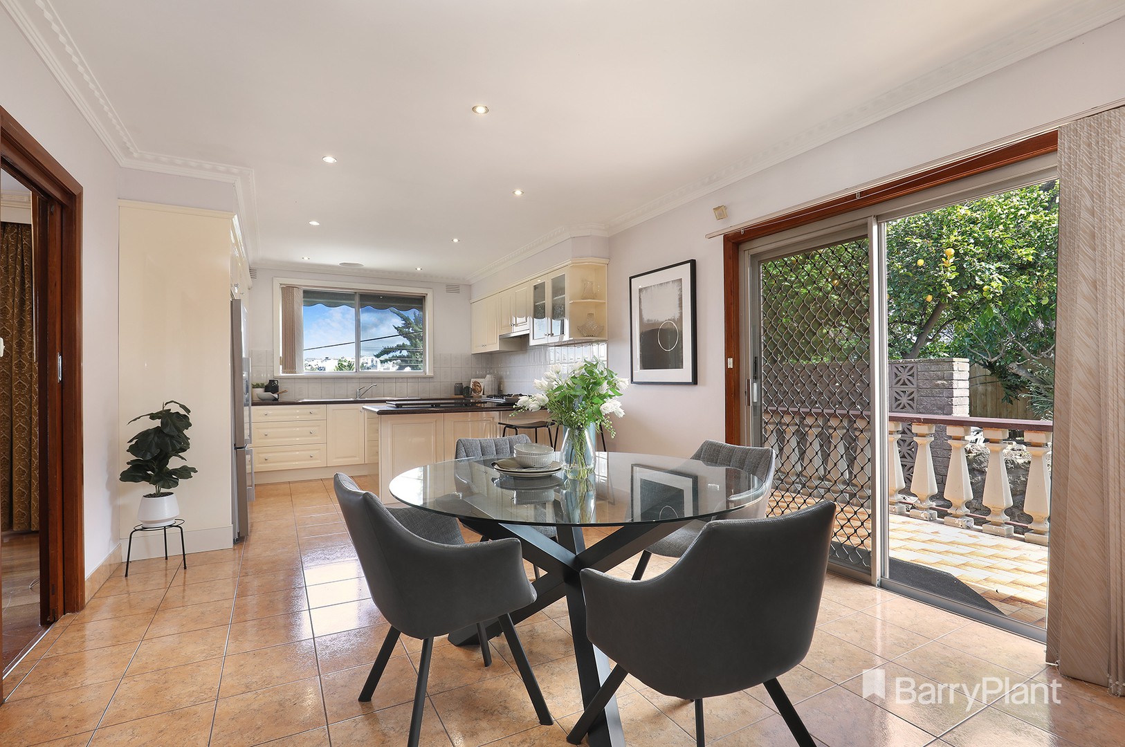 85 Valley Crescent, Glenroy, VIC 3046 - Thumbnail 2 - 07/11/2022