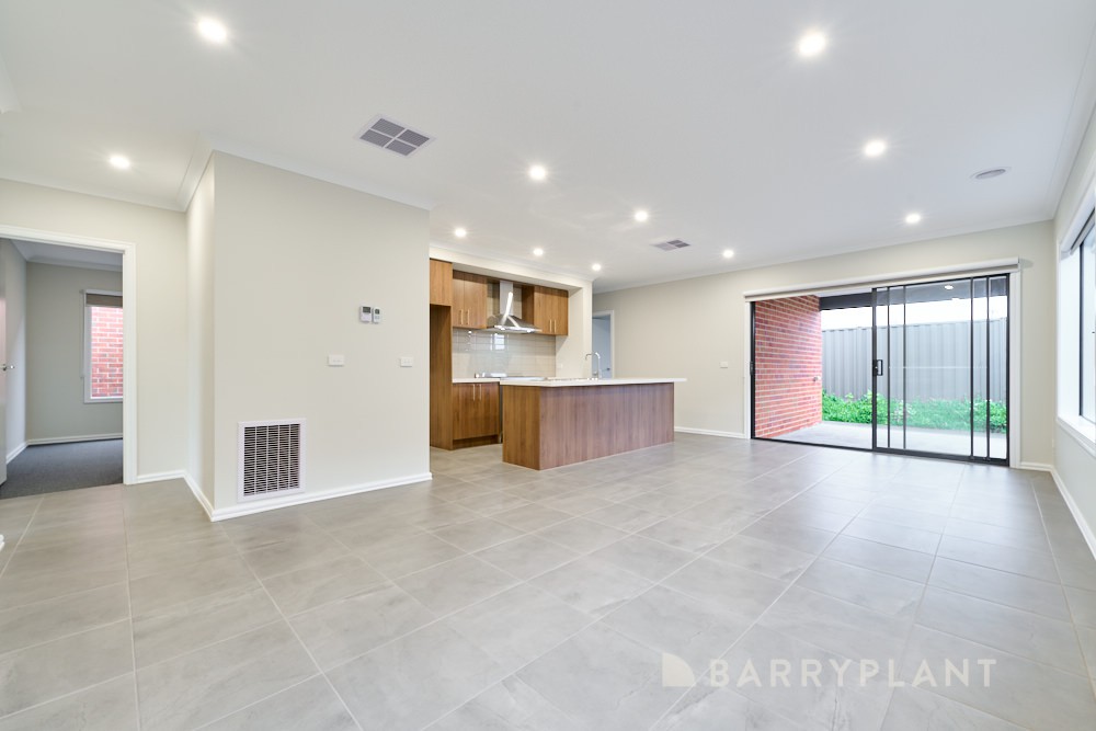 85 Watercolour Blvd, Clyde North, VIC 3978 - Thumbnail 2 - 01/07/2026