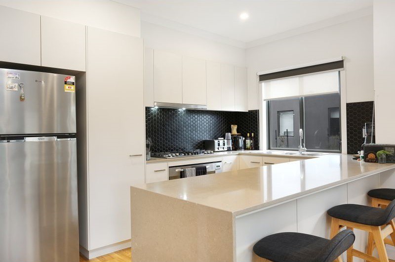 85 Waterhaven Boulevard, Point Cook, VIC 3030, Point Cook - Thumbnail 3