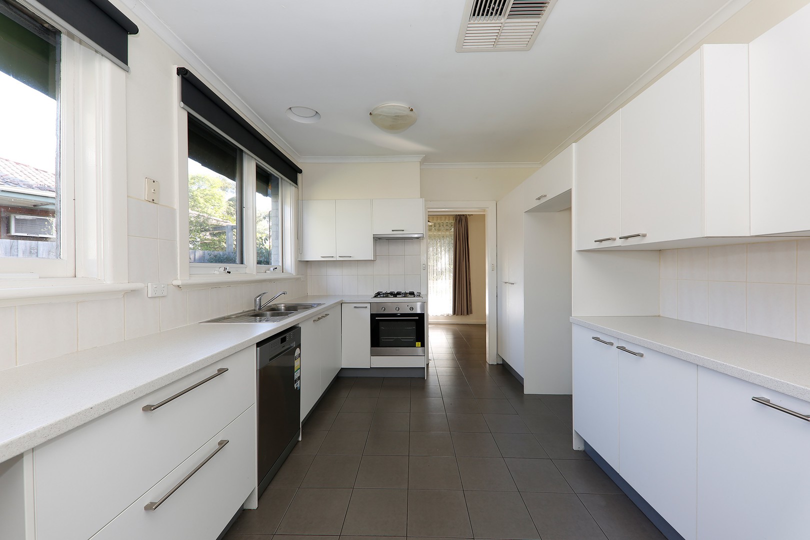 850 High Street Road, Glen Waverley, VIC 3150, Glen Waverley - Thumbnail 2