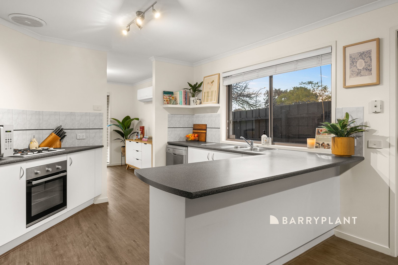 86 Amberly Park Drive, Narre Warren South, VIC 3805, Narre Warren South - Thumbnail 4
