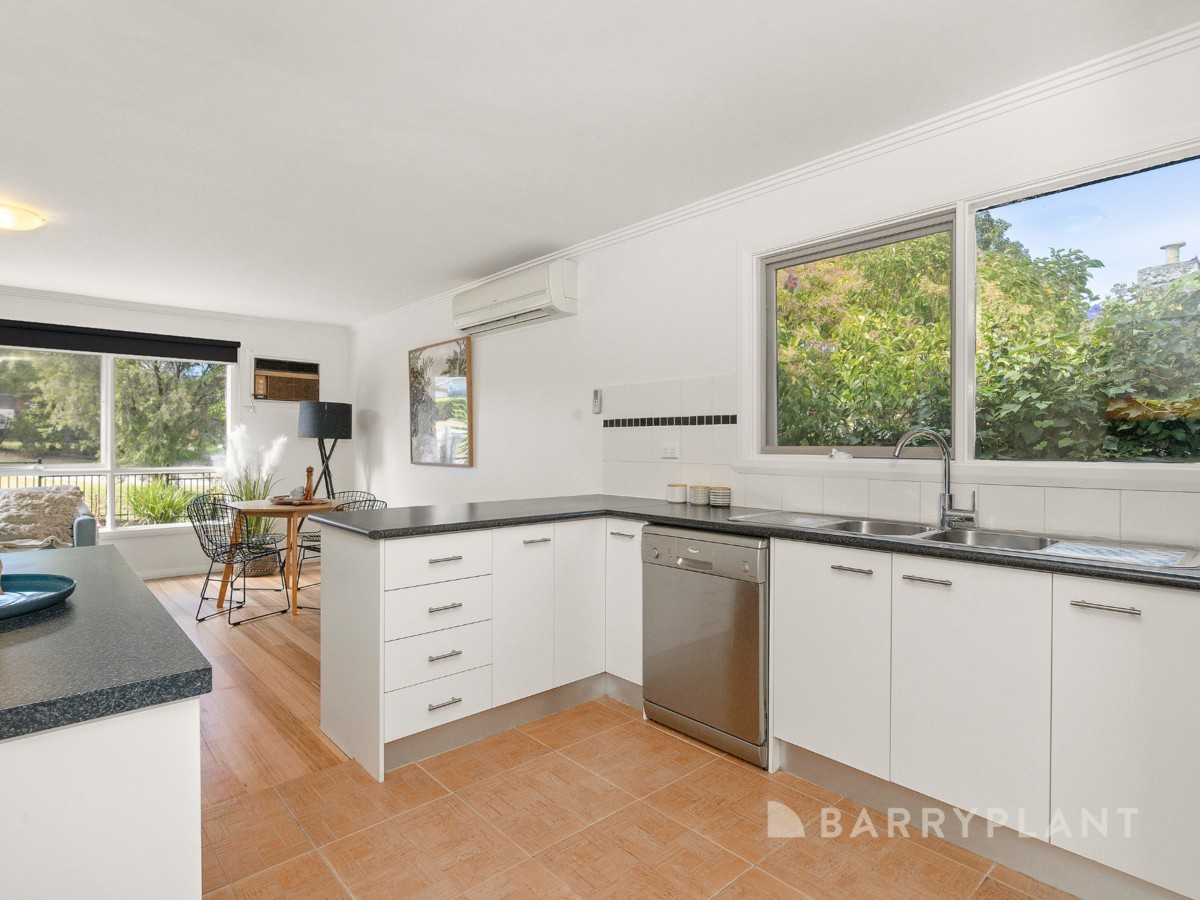 86 Fourth Avenue, Rosebud, VIC 3939, Rosebud - Thumbnail 4