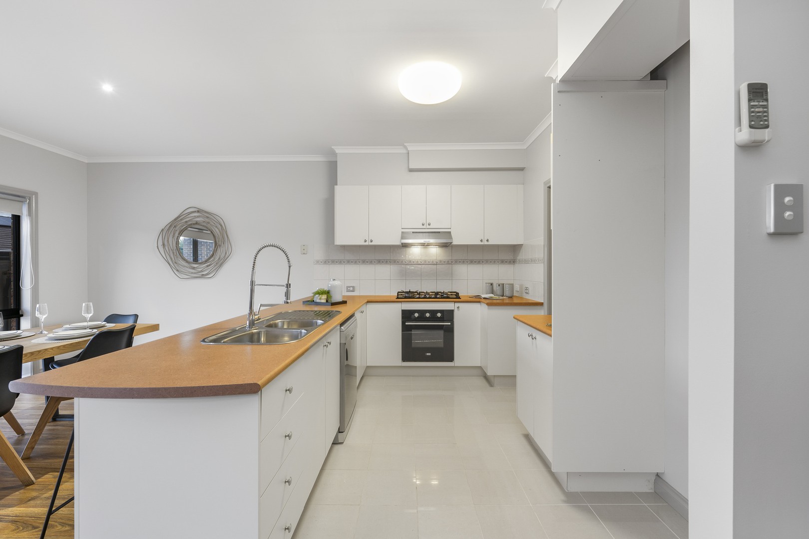 86 Jindabyne Avenue, Taylors Hill, VIC 3037, Taylors Hill - Thumbnail 4