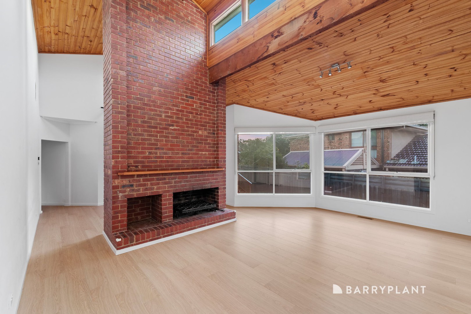 86 Mowbray Drive, Wantirna South, VIC 3152 - Thumbnail 2 - 01/06/2026