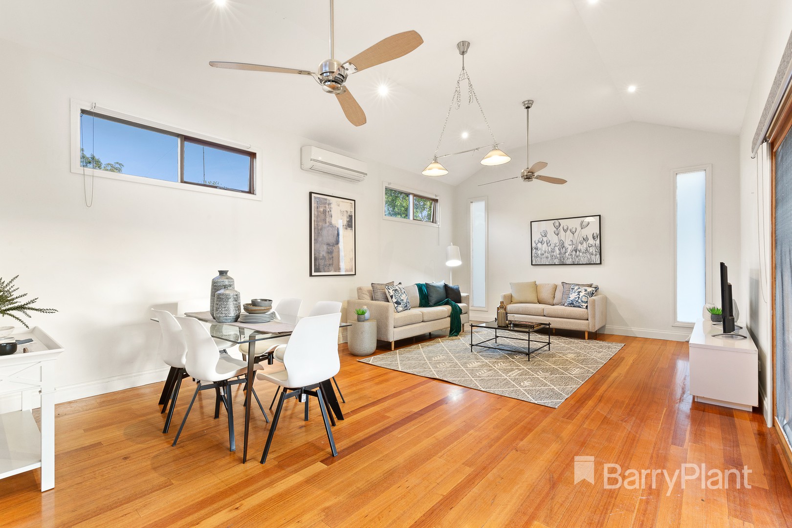 86 Napoleon StreetEltham, VIC 3095, Eltham - Thumbnail 2
