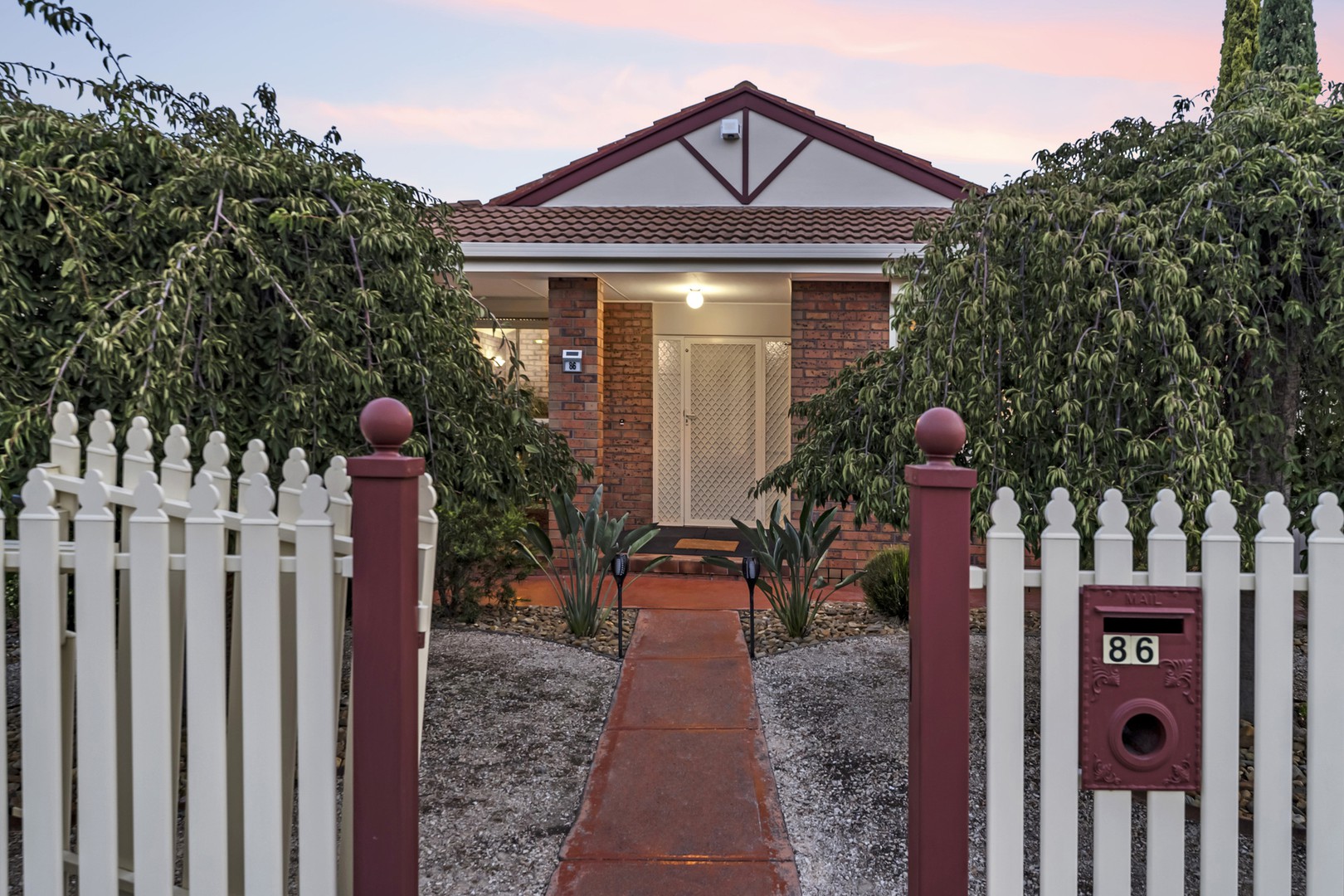 86 Saronvale Crescent, Hillside, VIC 3037, Hillside - Thumbnail 2
