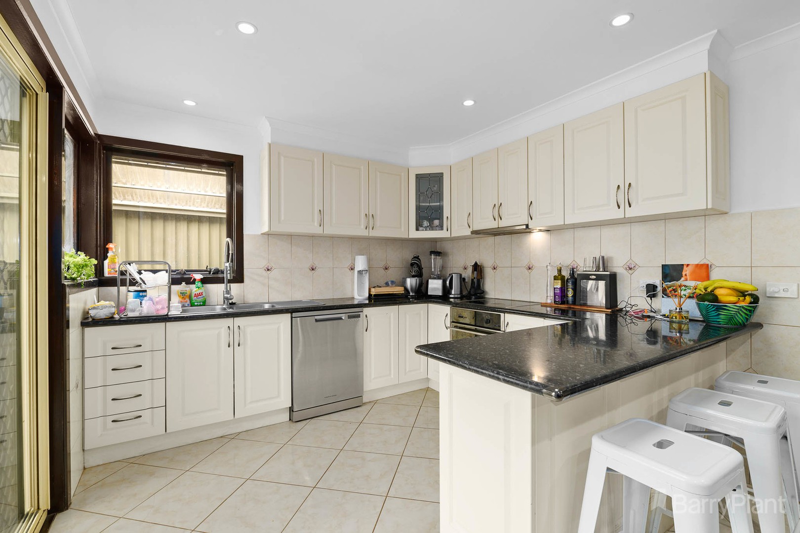 87 Sydney Parkinson Avenue, Endeavour Hills, VIC 3802, Endeavour Hills - Thumbnail 2