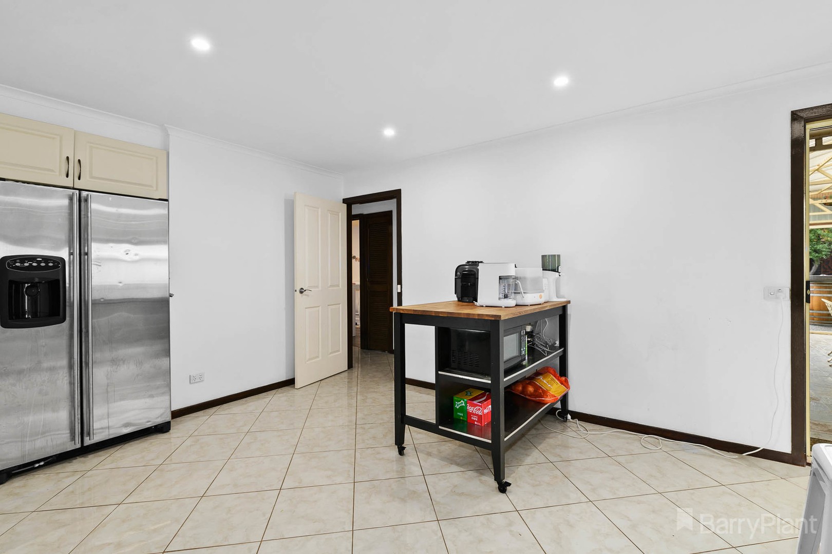 87 Sydney Parkinson Avenue, Endeavour Hills, VIC 3802, Endeavour Hills - Thumbnail 3