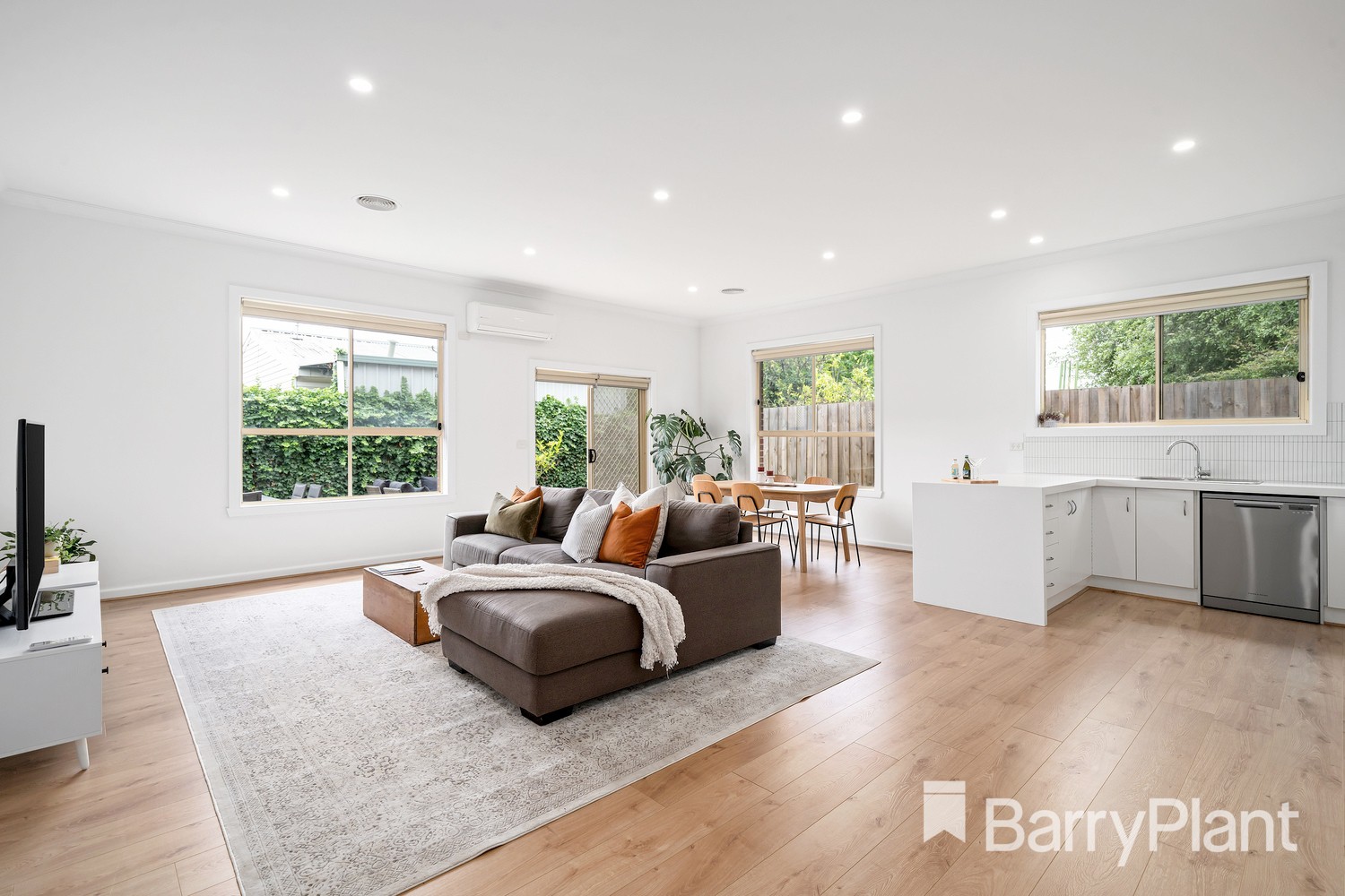 87a Cornwall Road, Sunshine, VIC 3020, Sunshine - Thumbnail 2