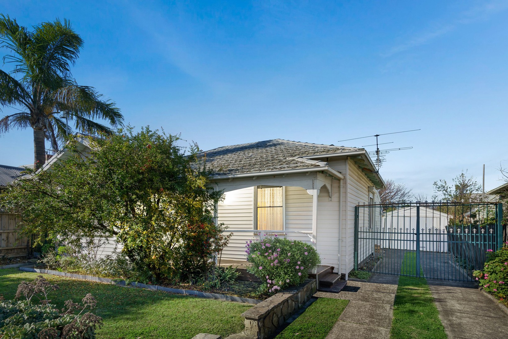 88 Anderson Road, Sunshine, VIC 3020, Sunshine - Thumbnail 2