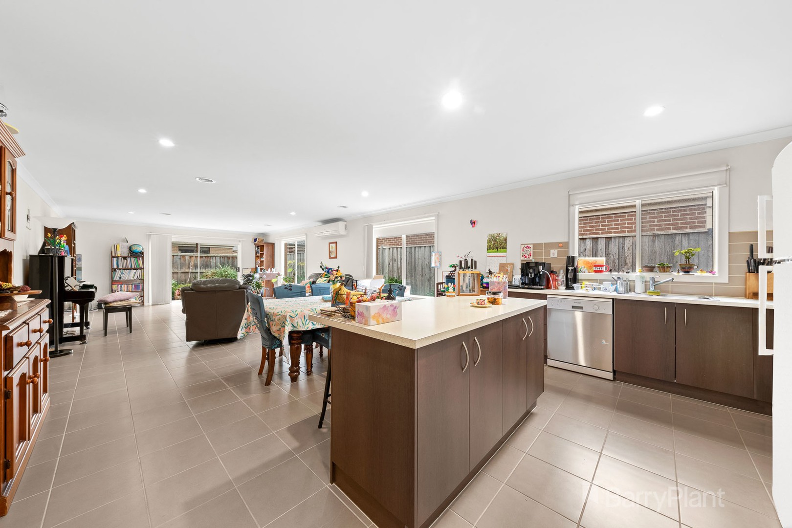 88 Fallingwater Drive, Pakenham, VIC 3810, Pakenham - Thumbnail 2