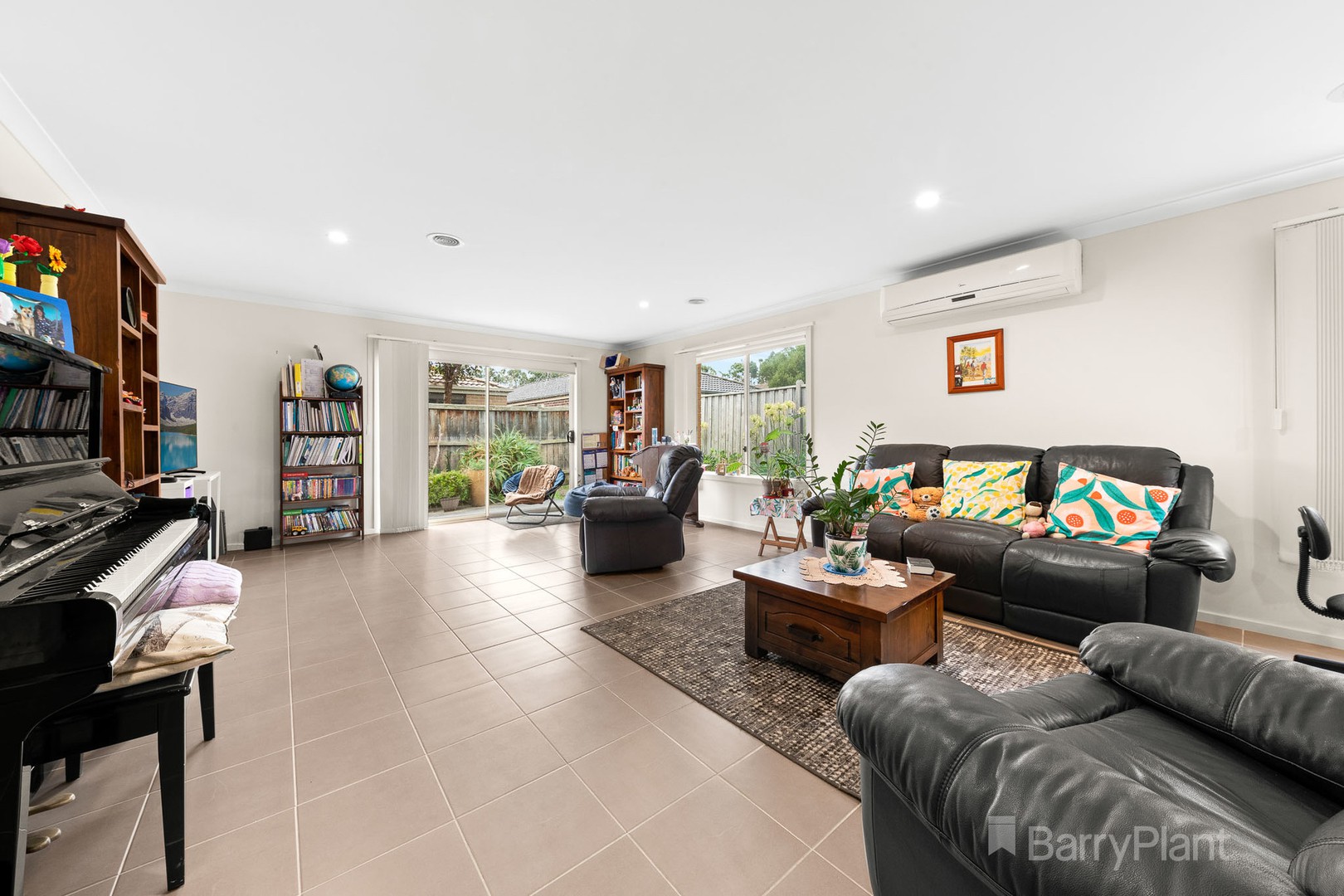 88 Fallingwater Drive, Pakenham, VIC 3810, Pakenham - Thumbnail 3