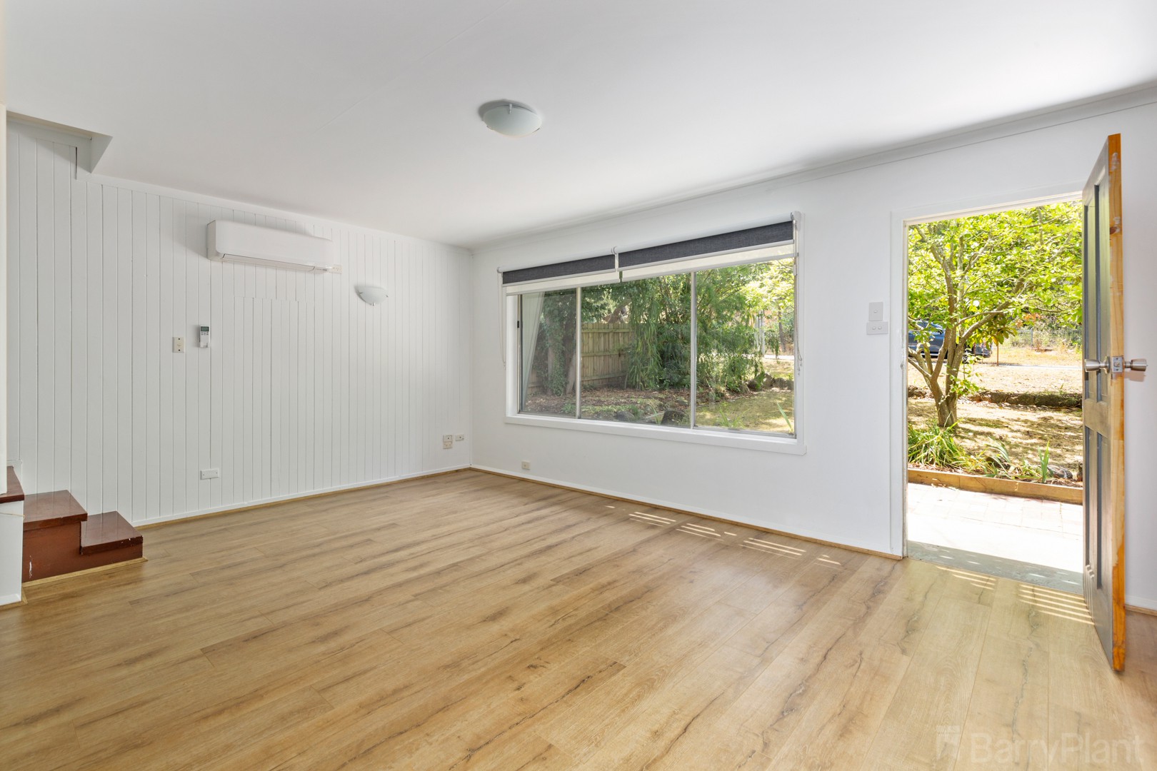 88 Felix Crescent, Ringwood North, VIC 3134 - Thumbnail 2 - 06/02/2024
