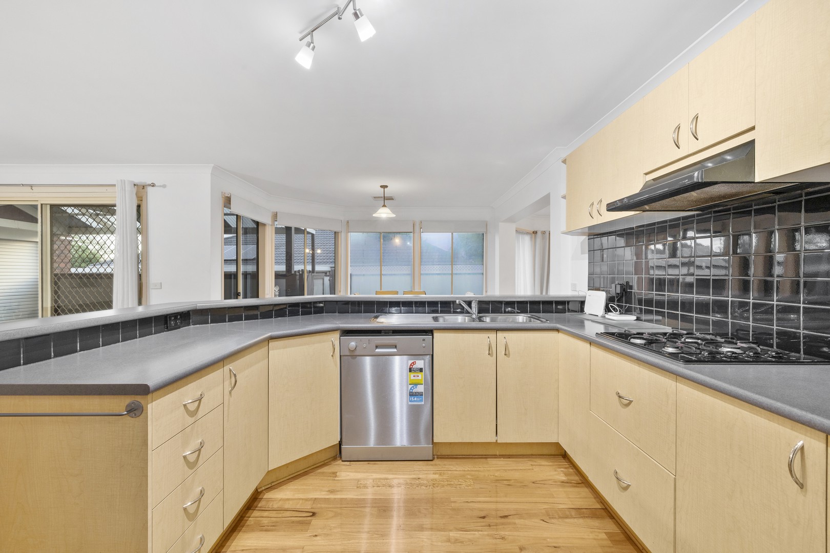 88 Glenbruar Drive, Hillside, VIC 3037, Hillside - Thumbnail 5