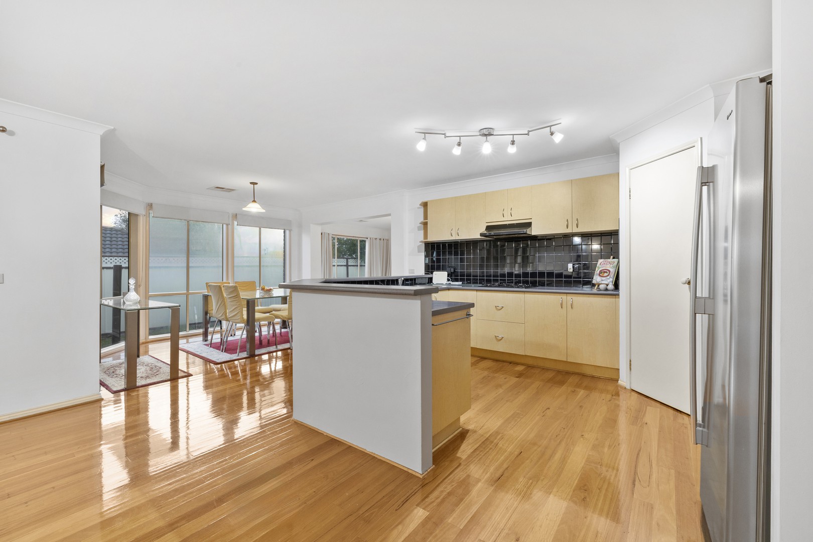 88 Glenbruar Drive, Hillside, VIC 3037, Hillside - Thumbnail 6