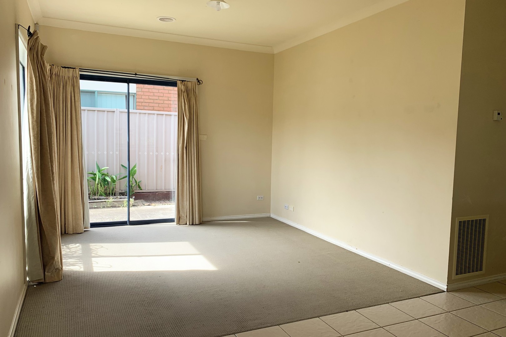 88 Hamilton Hume Parade, Craigieburn, VIC 3064, Craigieburn - Thumbnail 5