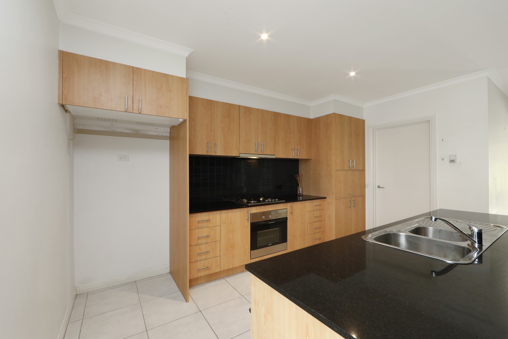 88 Sovereign Manors CrescentRowville, VIC 3178, Rowville - Thumbnail 5