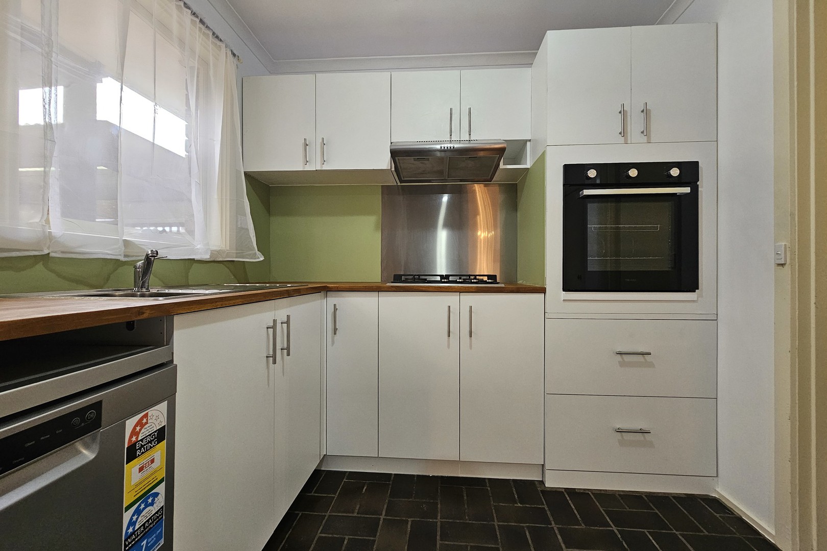 88 Station Road, Melton South, VIC 3338 - Thumbnail 2 - 29/04/2024