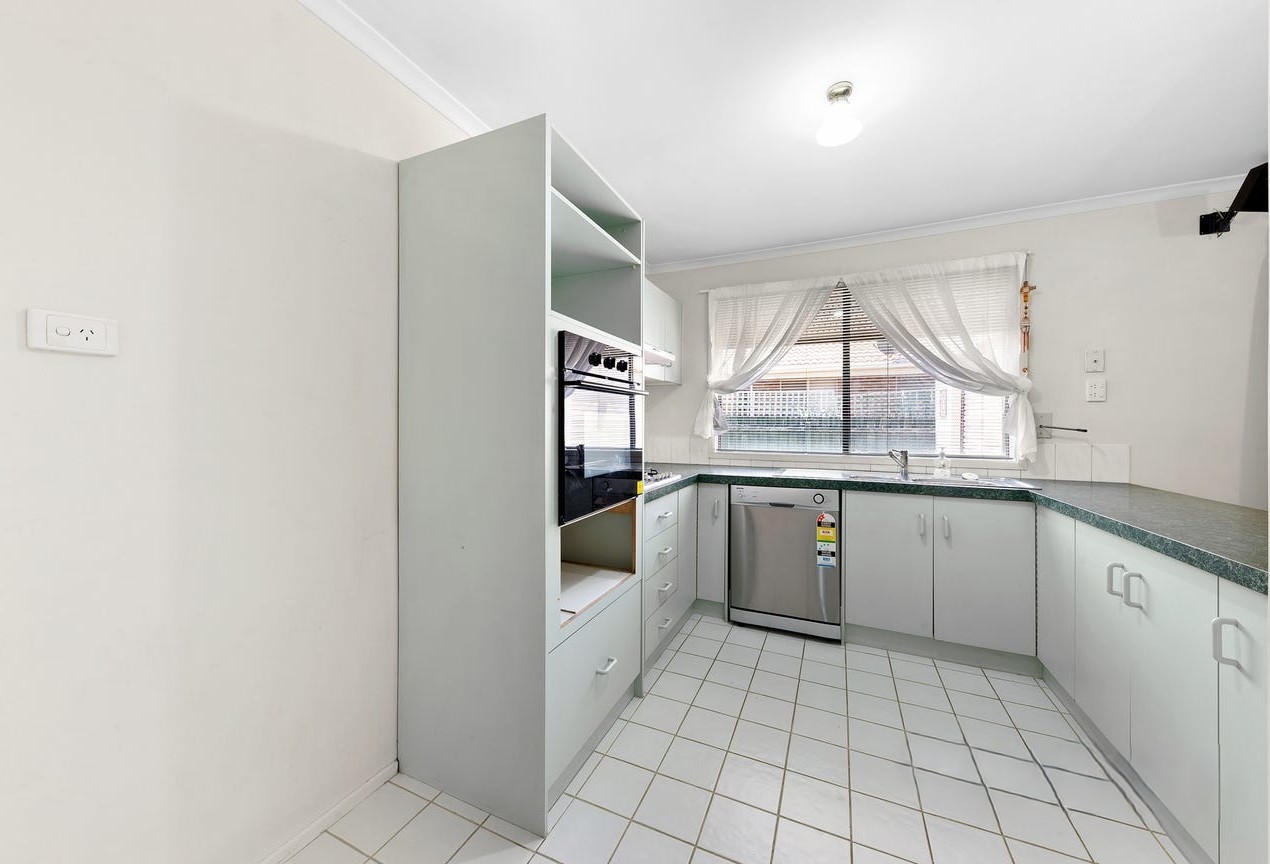 89 John Paul Drive, Hillside, VIC 3037, Hillside - Thumbnail 4