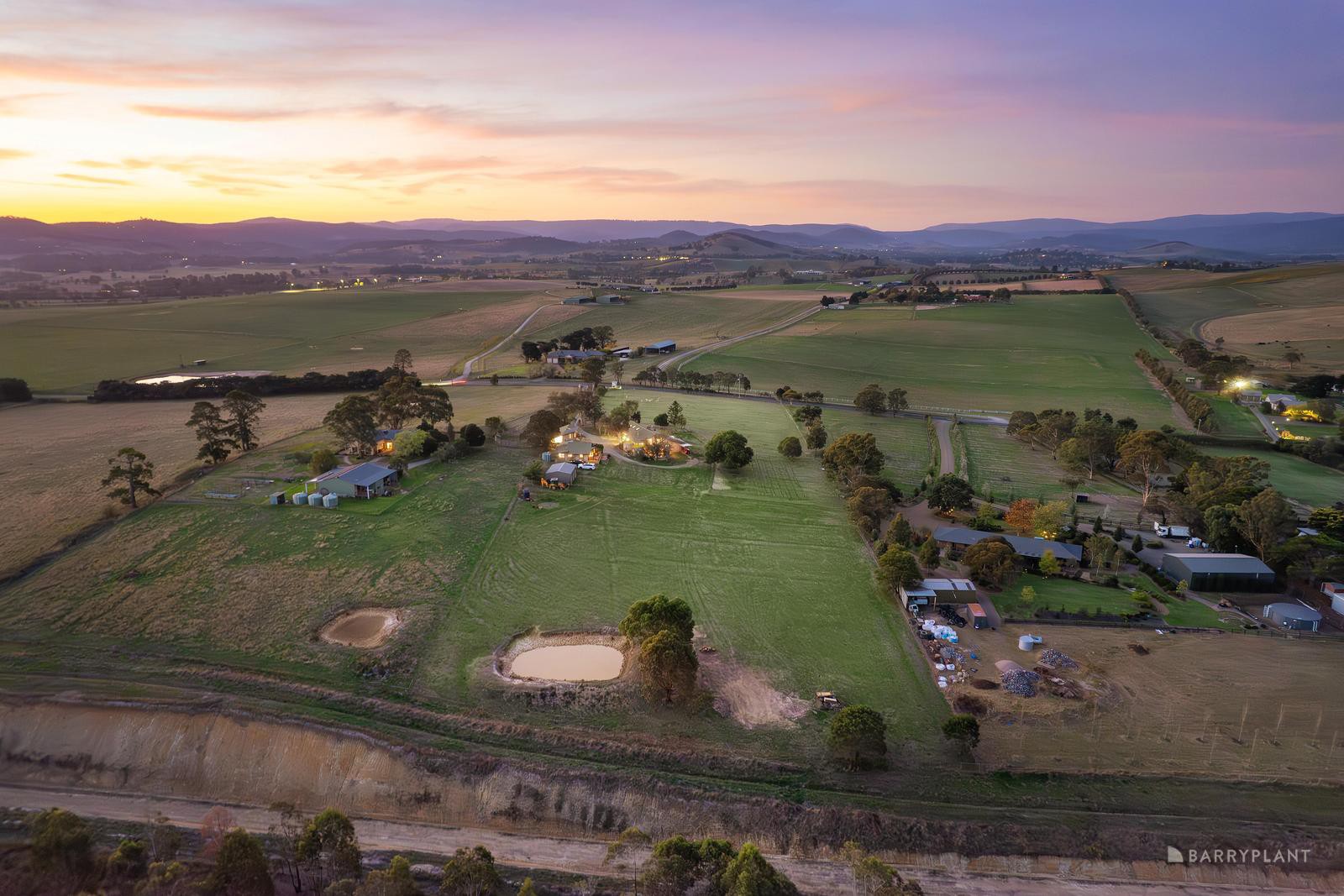 899 Healesville Yarra Glen Road, Yarra Glen, VIC 3775 - Thumbnail 2 - 17/04/2025